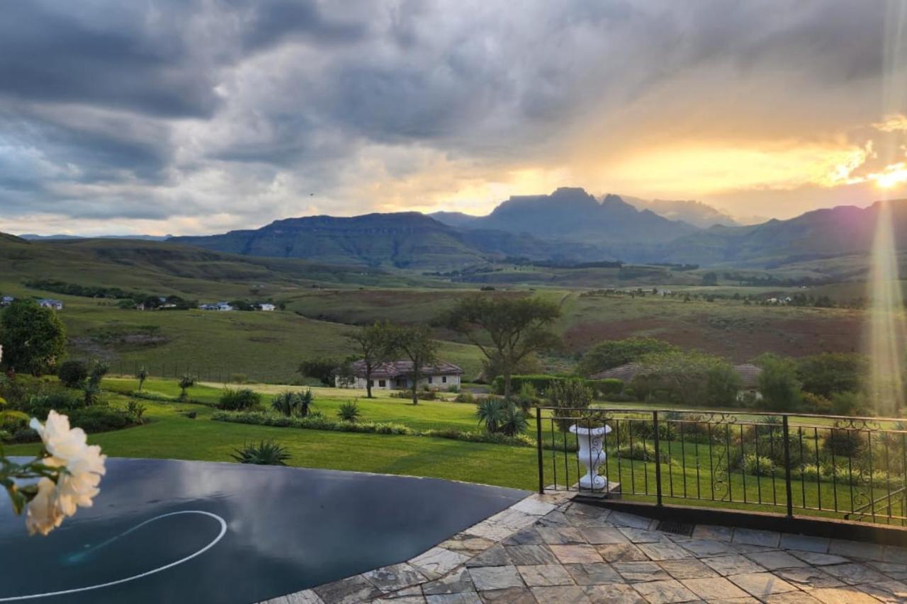 Inkungu Lodge Champagne Valley 外观 照片