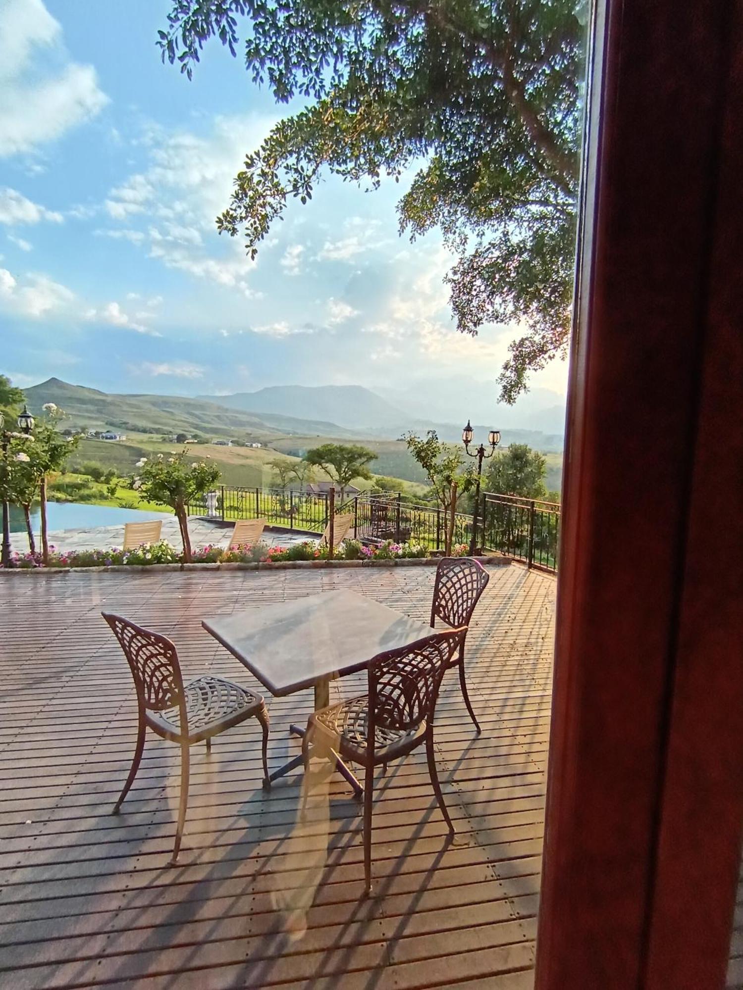 Inkungu Lodge Champagne Valley 外观 照片