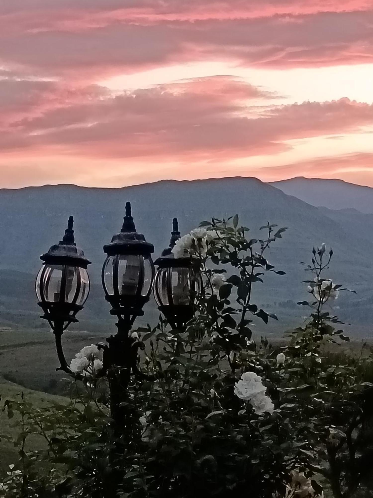 Inkungu Lodge Champagne Valley 外观 照片