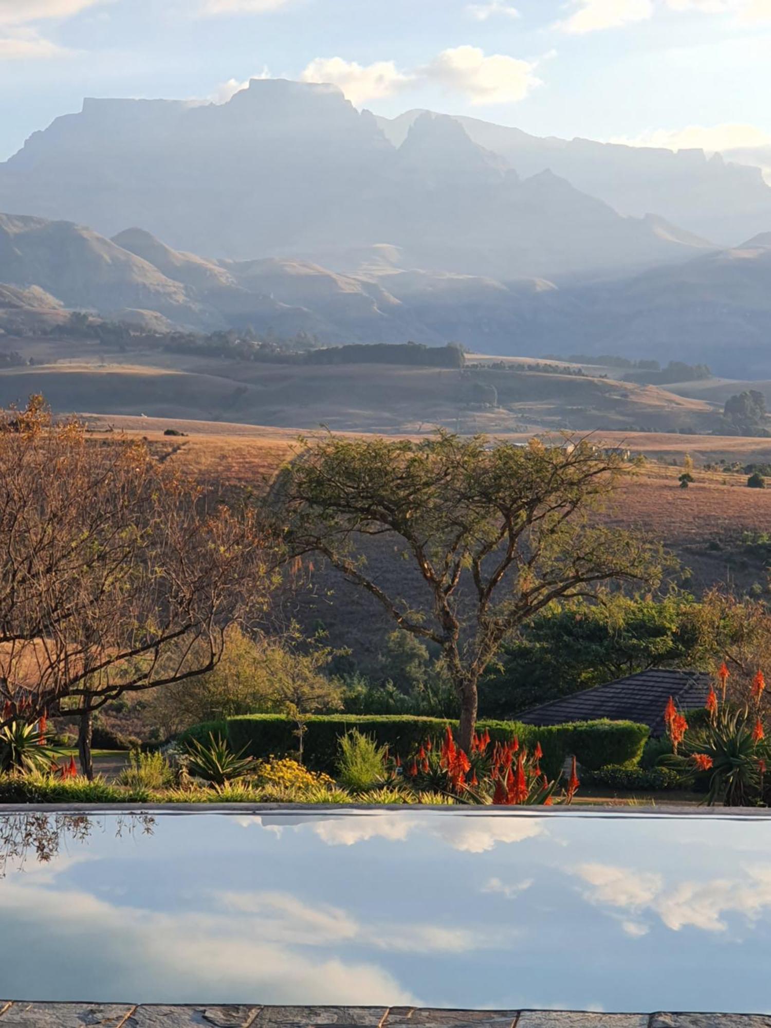 Inkungu Lodge Champagne Valley 外观 照片
